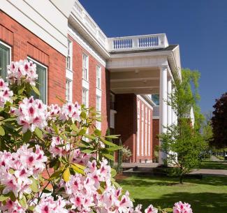 Willamette campus in the spring.