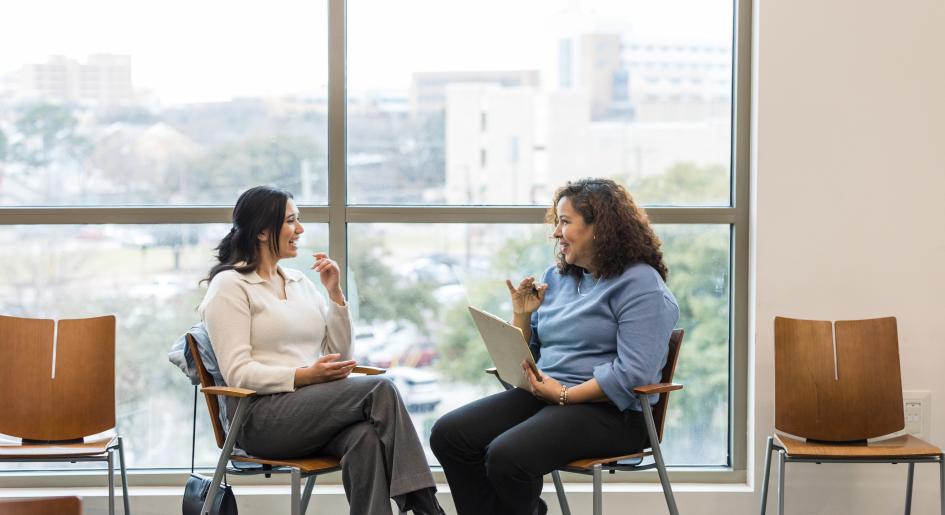 Law student meeting with advisor